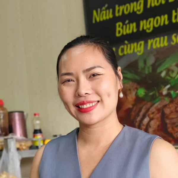 Cô Lam
